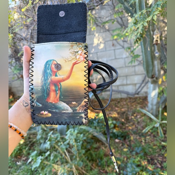 Ethereal Mermaid Phone Purse - Picture 3 of 6